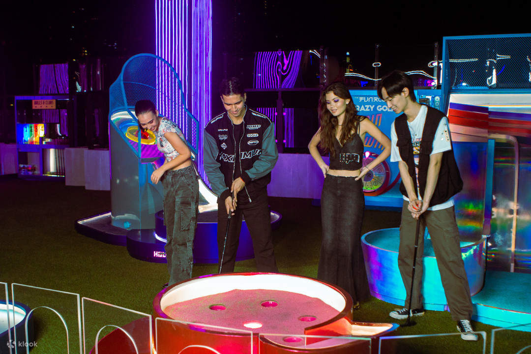 การเล่นกอล์ฟในร่มสุดแปลก