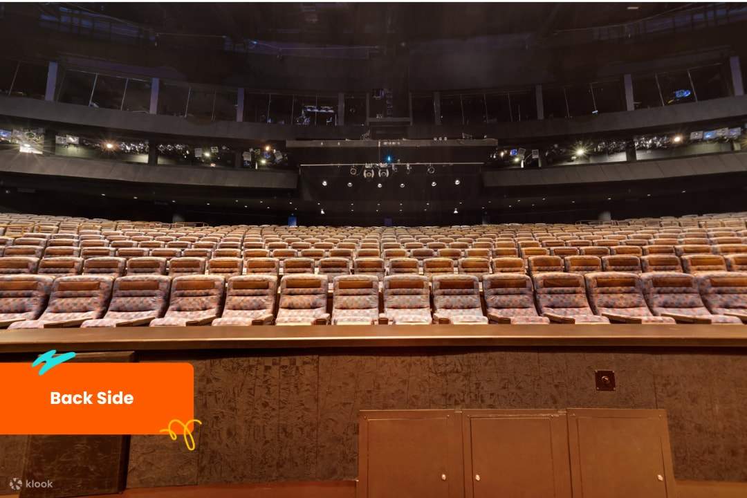 KA의 웅장한 극장에서 잊을 수 없는 감동의 순간을 경험해보세요.