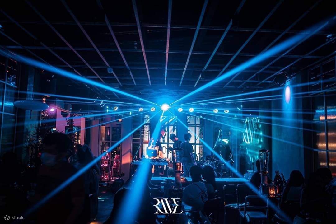 RAVE Pattaya Pub & Bar - Klook