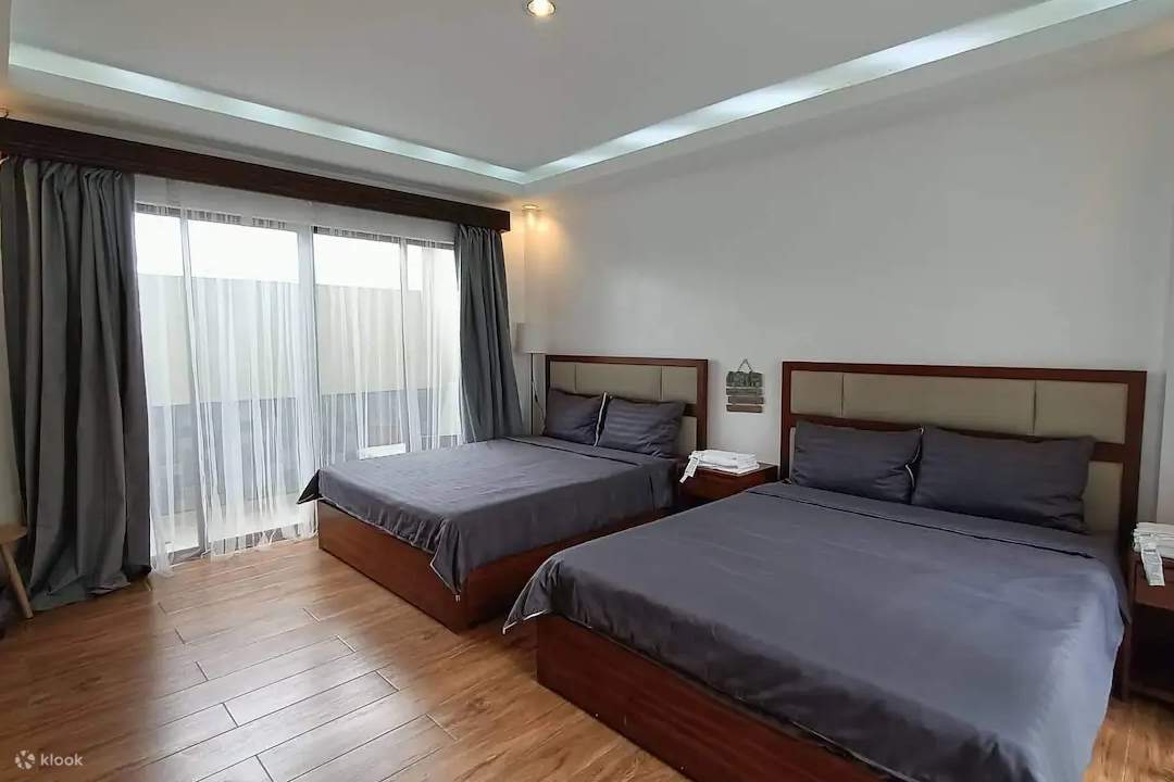 広々とした客室にダブルベッド2台