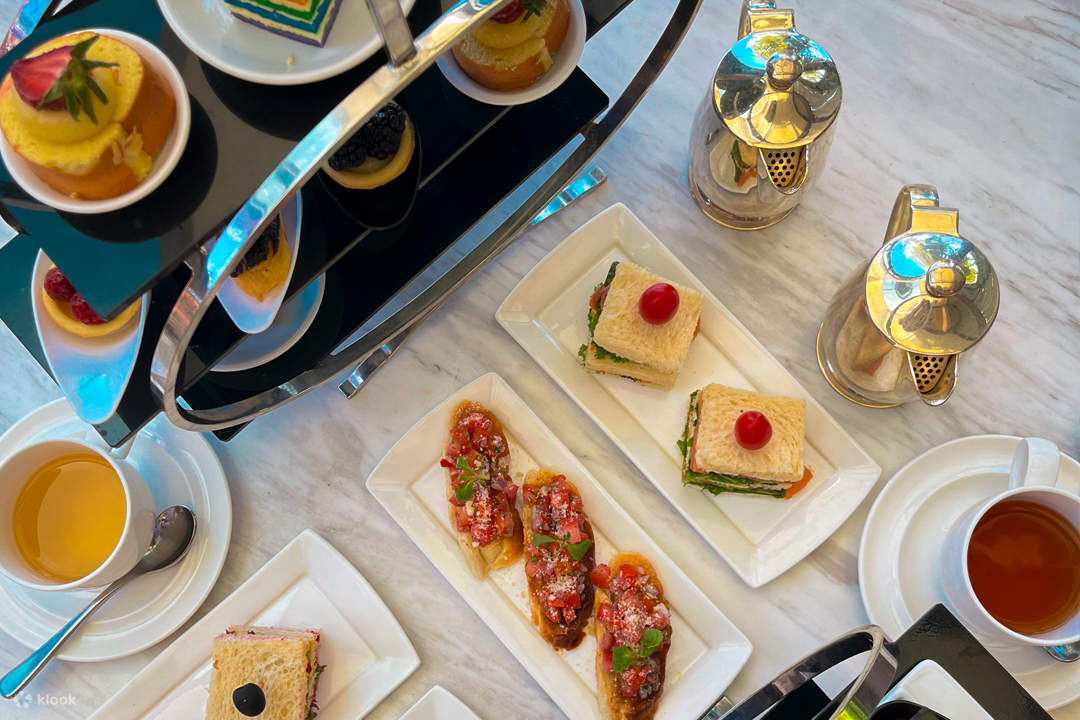 Pastries, sandwiches and beverages