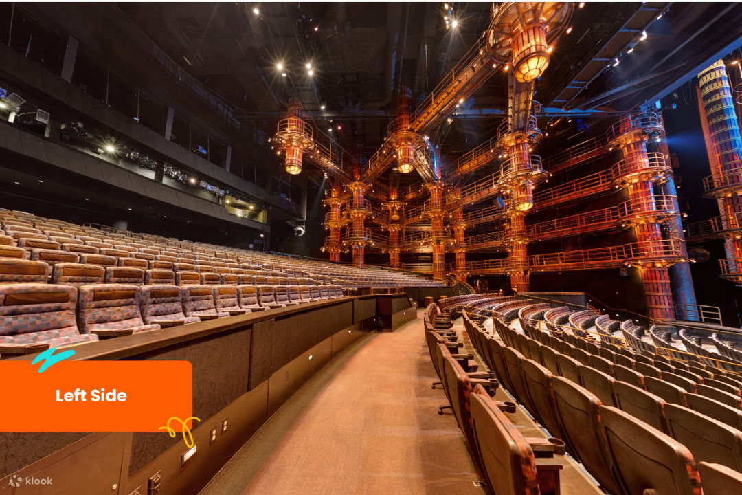 在親密而令人敬畏的劇院環境中見證太陽馬戲團的 KA 表演