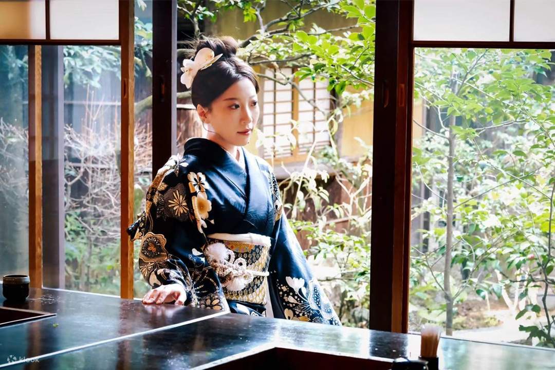 2024年3月剛上架150套蕾絲、60套振袖，保證款式新且齊全，儲量大，下午來也夠選