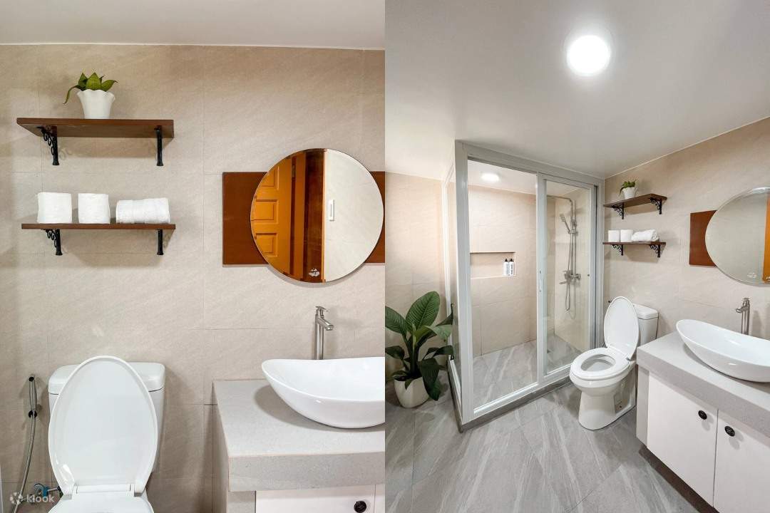 Salle de bain avec lavabo et douche