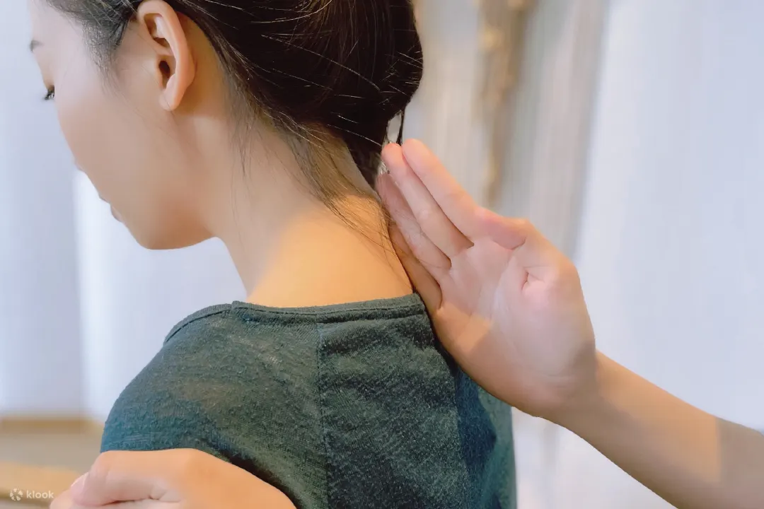 背部按摩