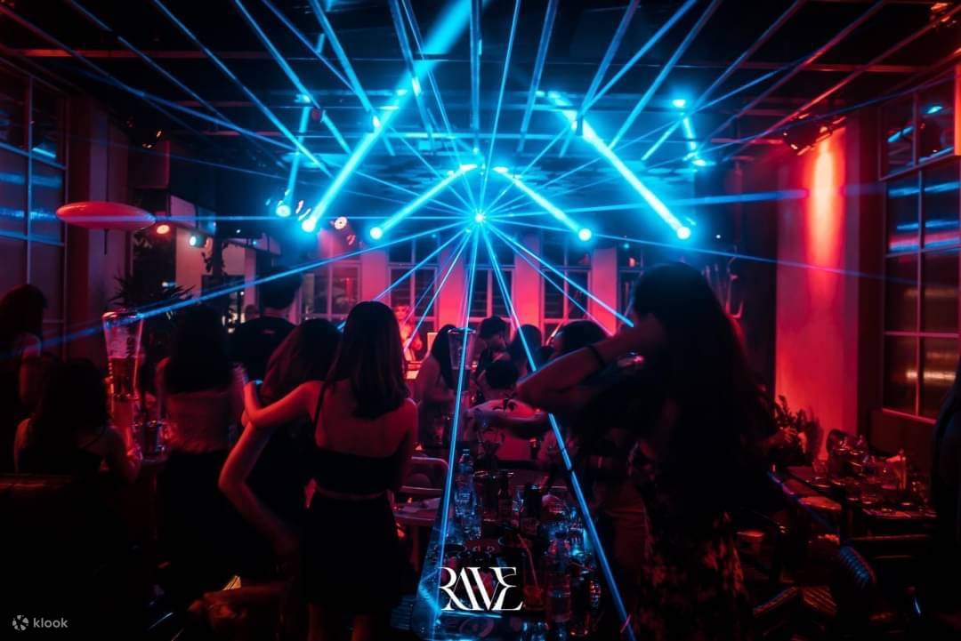 RAVE Pattaya Pub & Bar - Klook