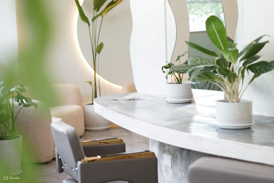 쿠알라룸푸르 포즈 헤드 스파에서 편안한 헤드 스파를 경험해보세요.