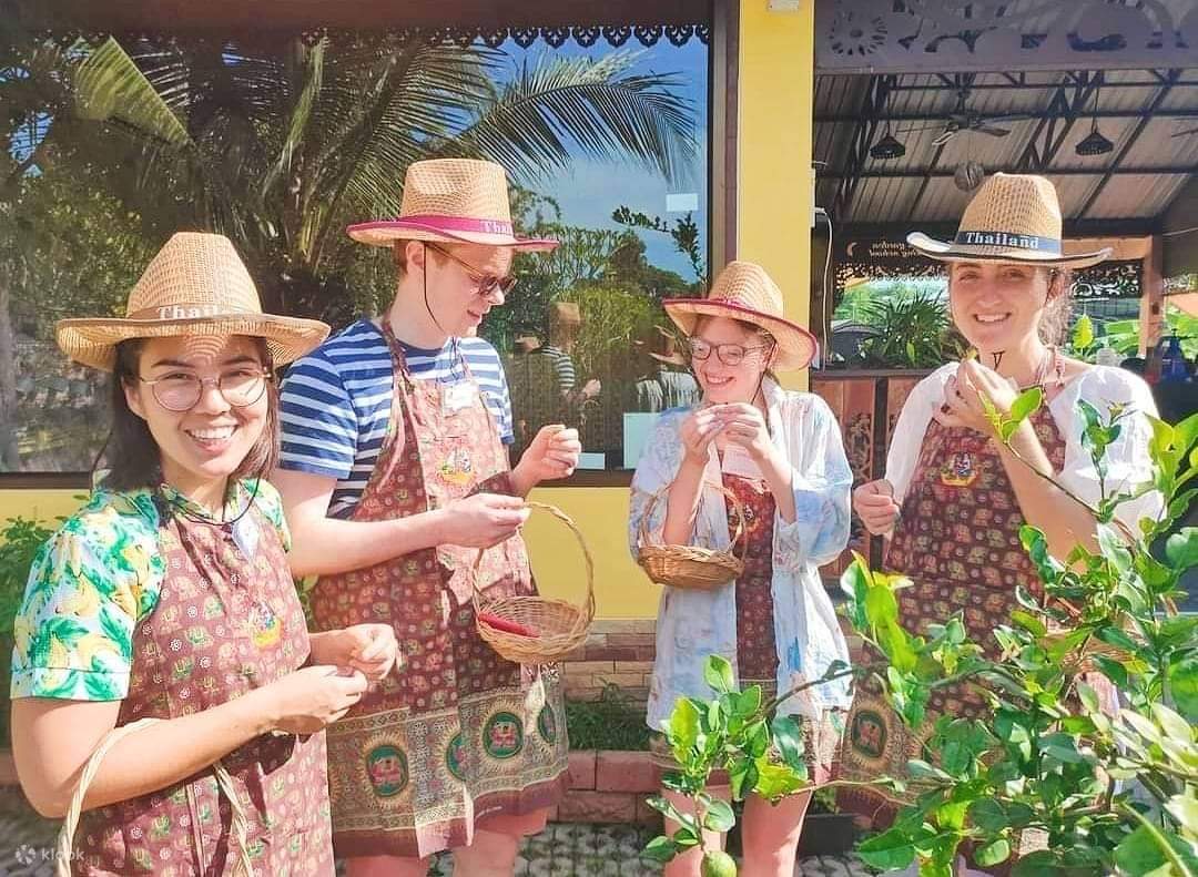 タイ料理教室（チェンマイ / Siam Garden Cooking School提供）