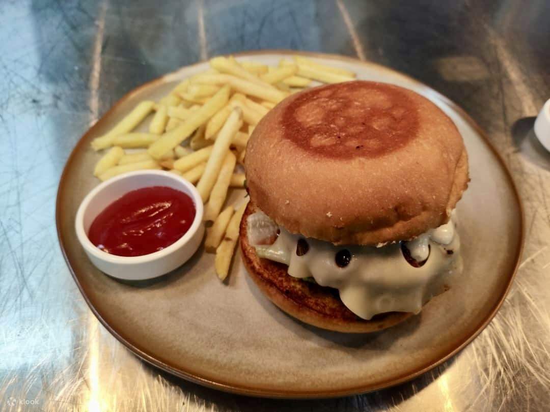 singapore cruise yacht dining yachtcruisesg