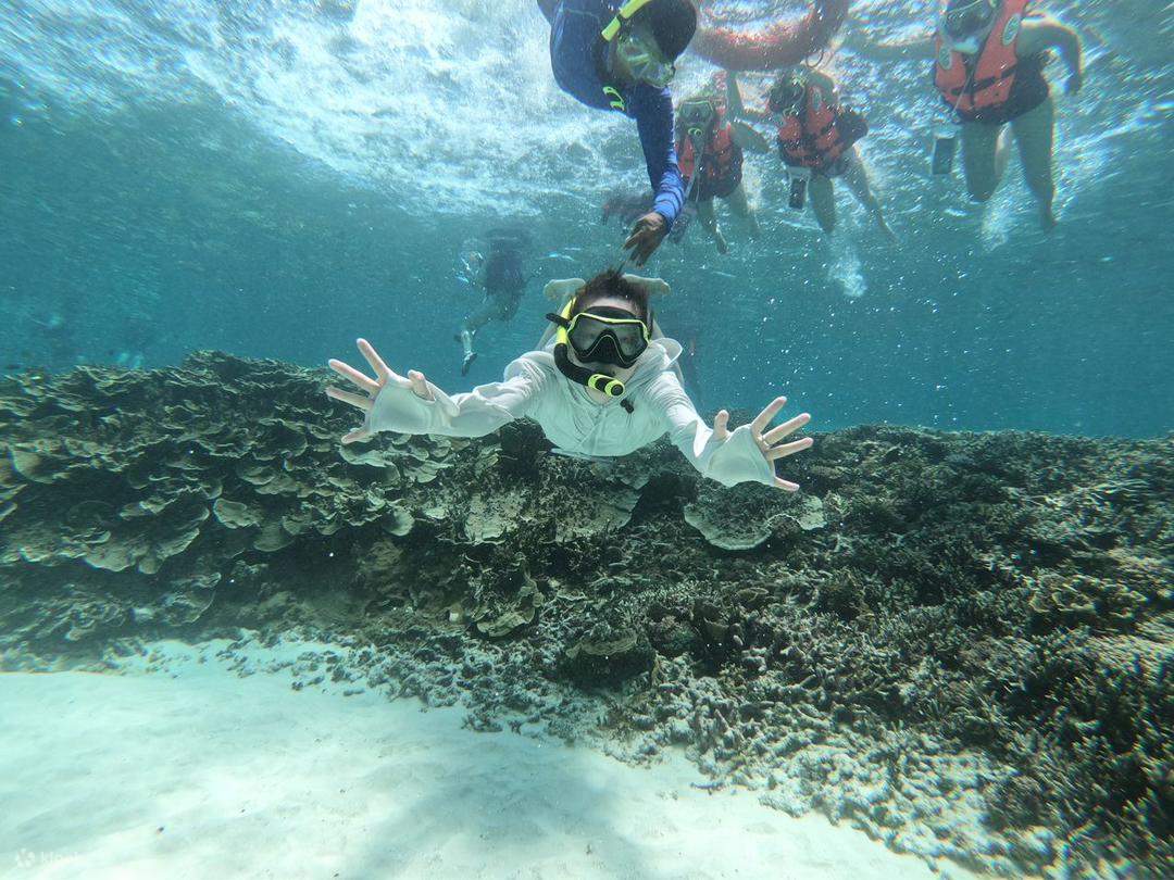 Mengalum Insel Tagestour mit Massageerlebnis