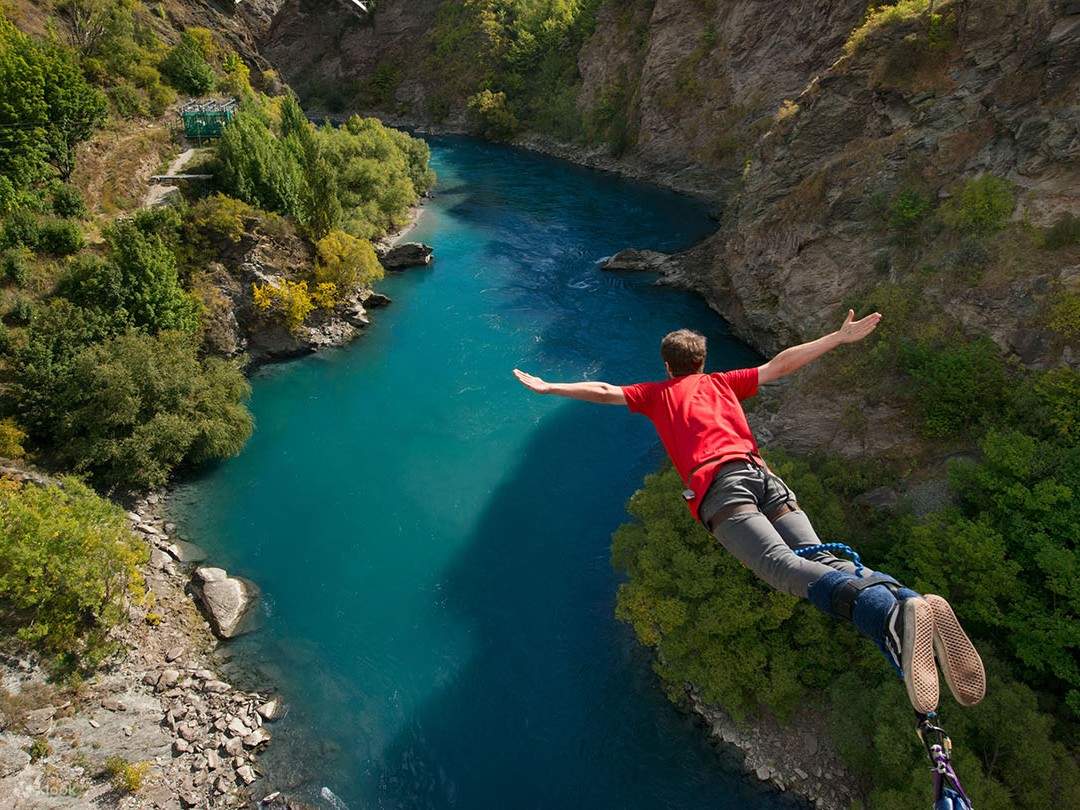 Witness the adrenaline of bungy jumps off Kawarau Bridge.