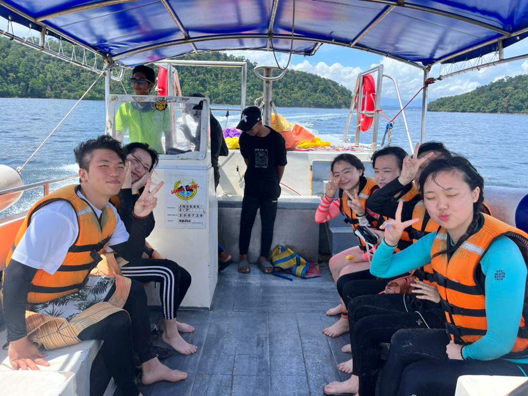 沙巴亚庇浮潜跳岛游船之旅