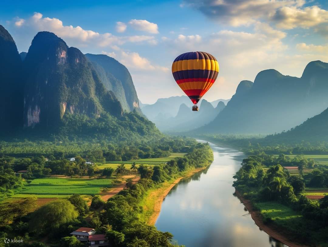 Hot Air Balloon Flight in Vang Vieng