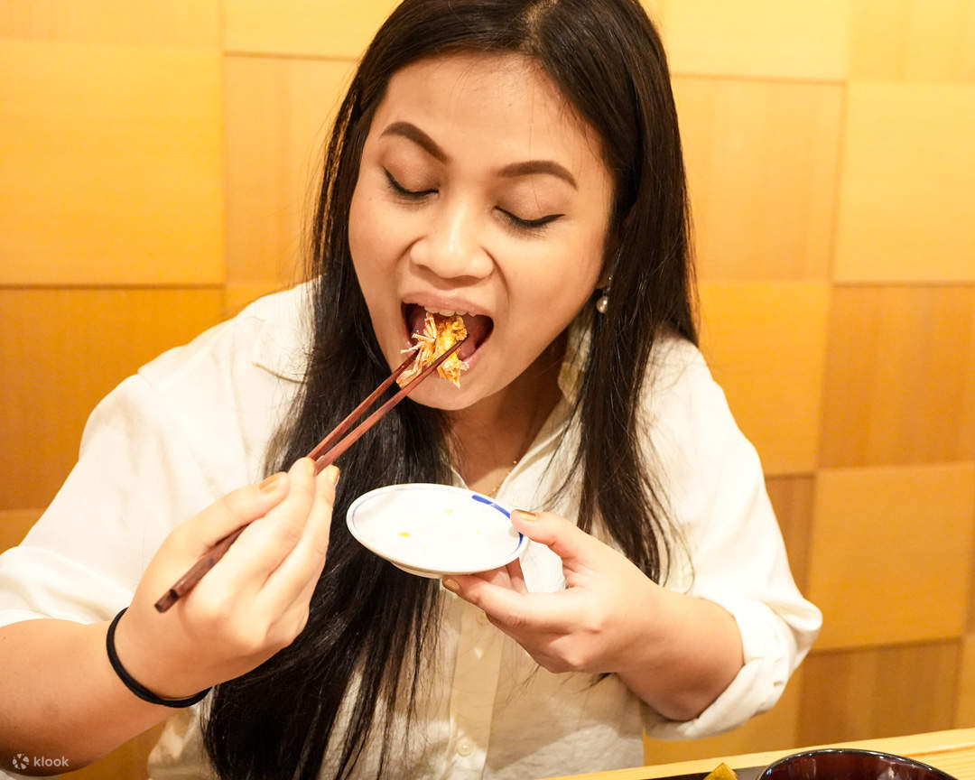 คลาสเรียนทำเทมปุระและอาหารกลางวันโอมากาเสะกับเชฟชื่อดังใน โตเกียว