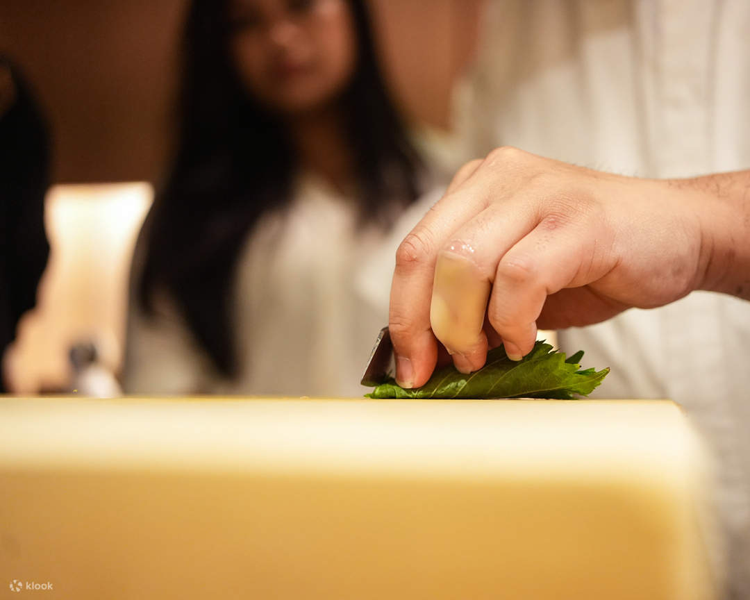 คลาสเรียนทำเทมปุระและอาหารกลางวันโอมากาเสะกับเชฟชื่อดังใน โตเกียว