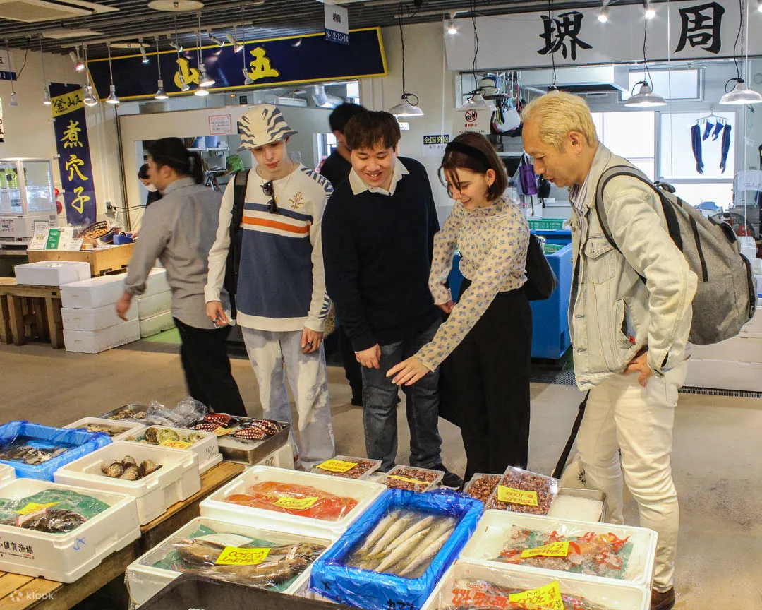 银座筑地市场之旅和与主厨 Saisho 一起制作寿司