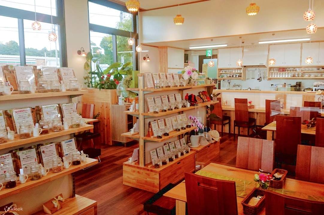 Wakan Kissa Sakura: Experiencia de mezcla de té japonés y hierbas