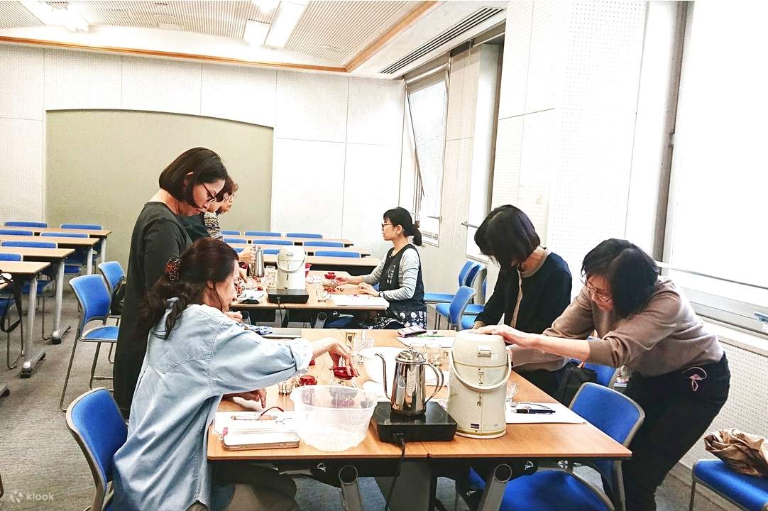 Experiencia de Mezcla de Té Japonés y Hierbas Wakan Kissa Sakura