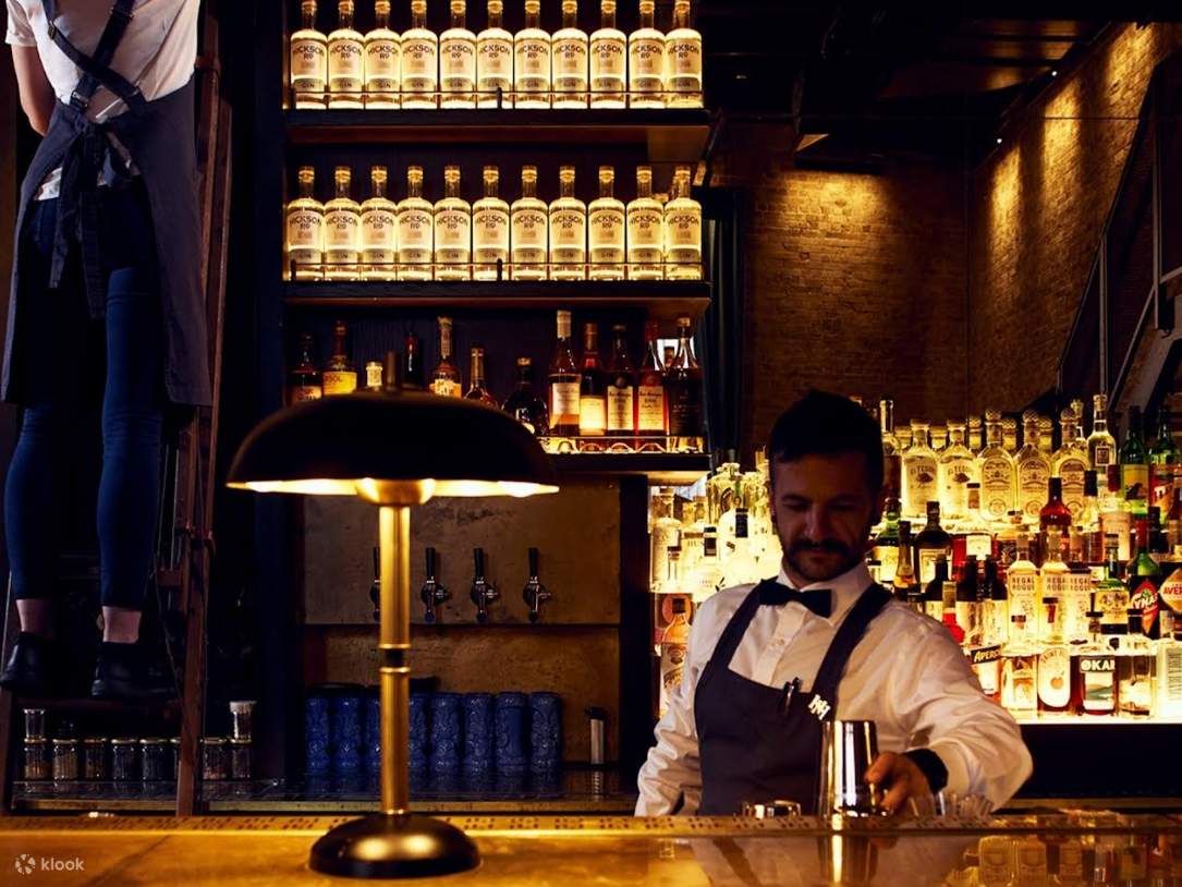 5 Rocks Distilling Avventura di distillazione di Hickson House a The Rocks, Sydney - Klook ...