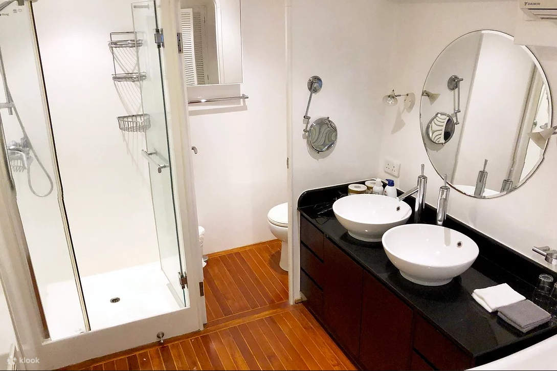 Baño en casa flotante