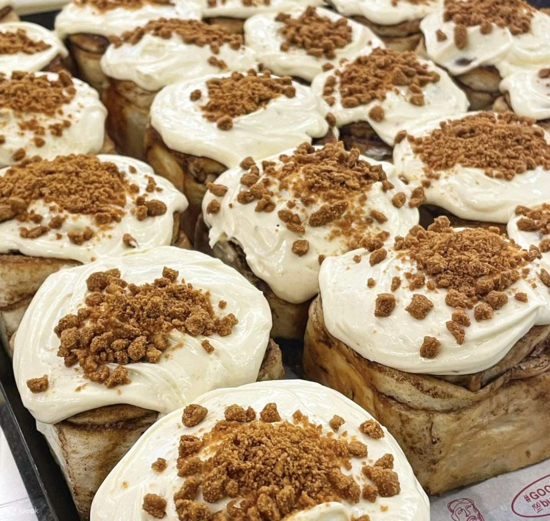 Gulungan Kayu Manis Keju Krim