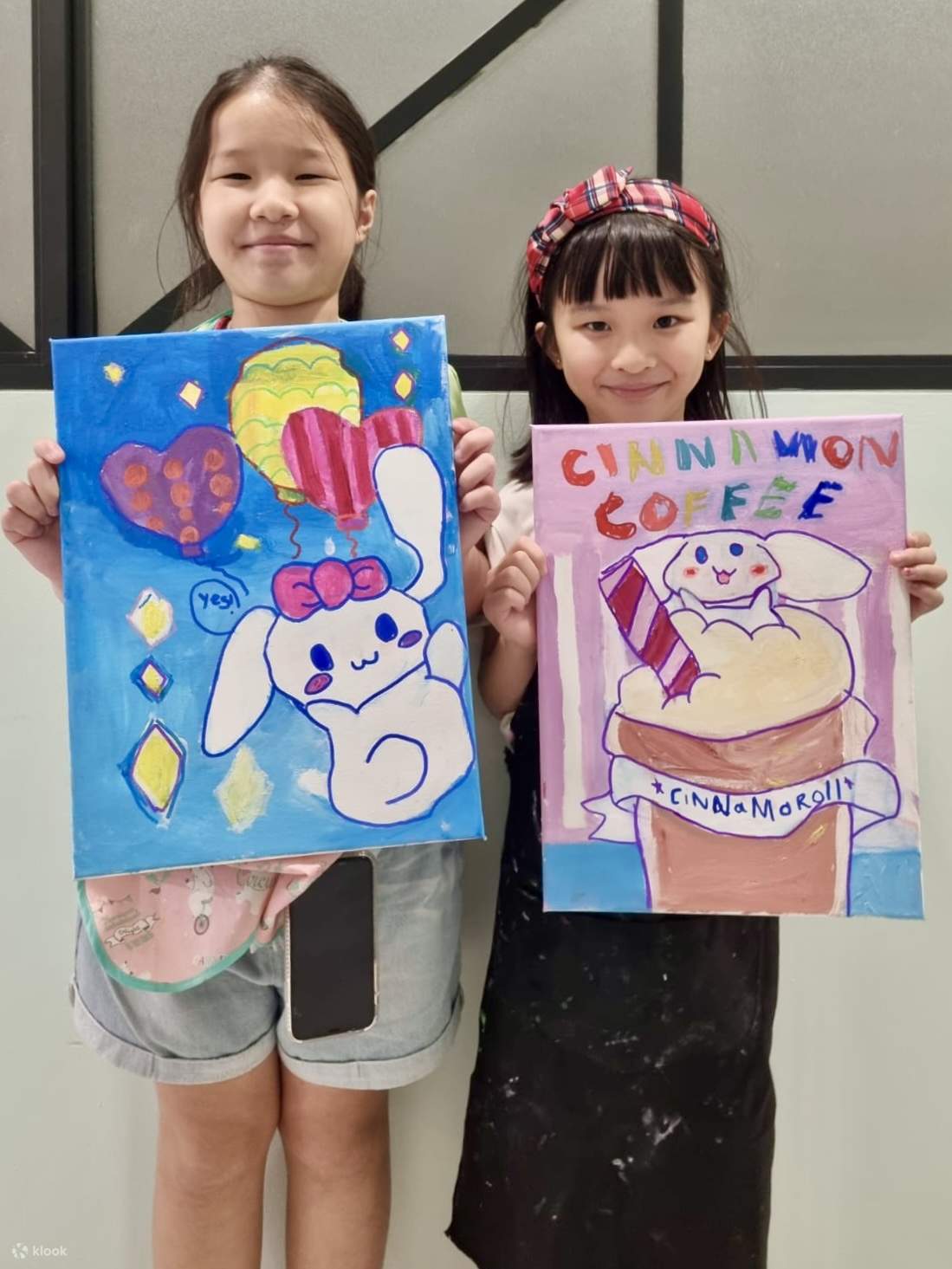 초크 앤 펜슬 아트 카페 - 캐릭터 아크릴 페인팅