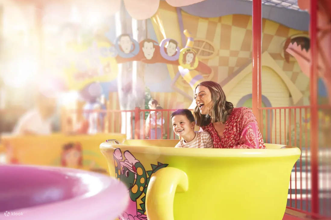 บัตรเข้าชมสวนสนุกดรีมเวิลด์ - เครื่องเล่น Teacups ดรีมเวิลด์