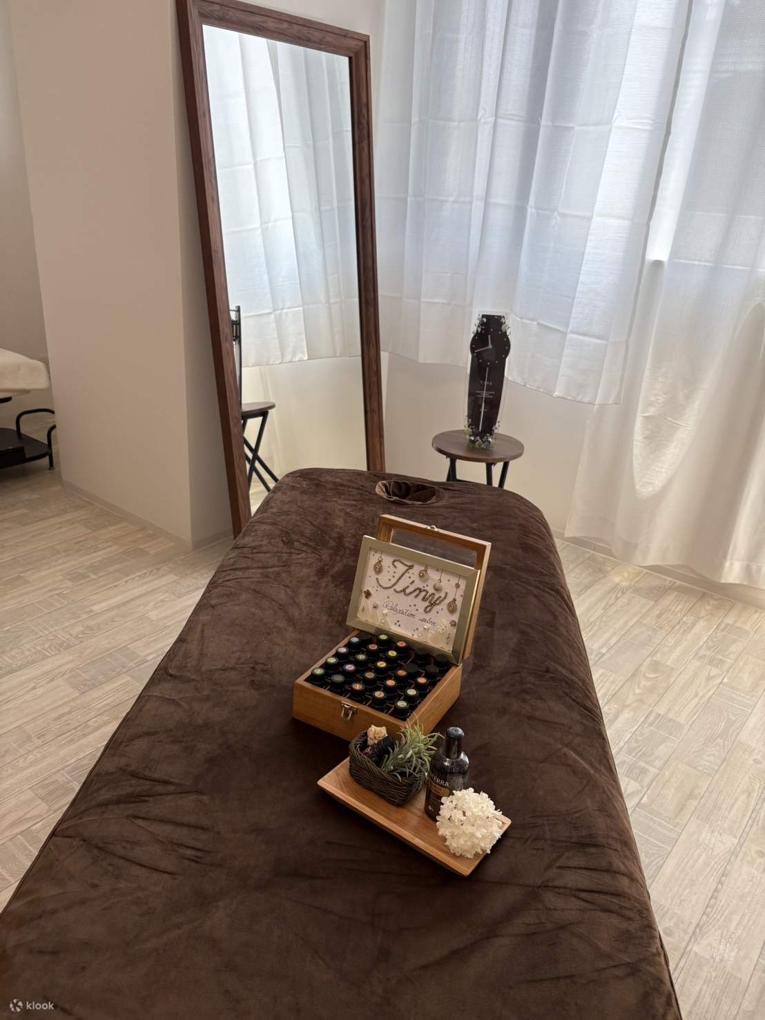 以香道为灵感的定制式芳香护理，根据心情与身体状况调配专属香气。