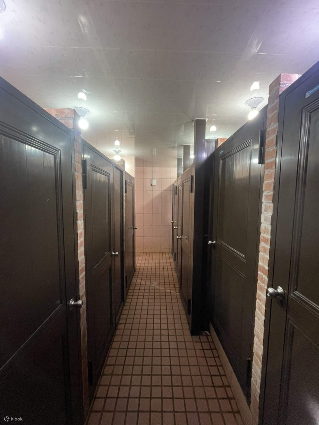 Camping in New Taipei｜Sanzhi Old Farmer Farm｜Tempelzelt・Campingwagen-Erlebnis