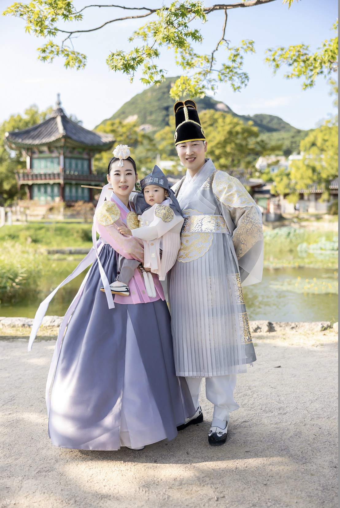 Sesi Fotografi Luar Mewah (Dengan Solekan + Cetakan Foto)