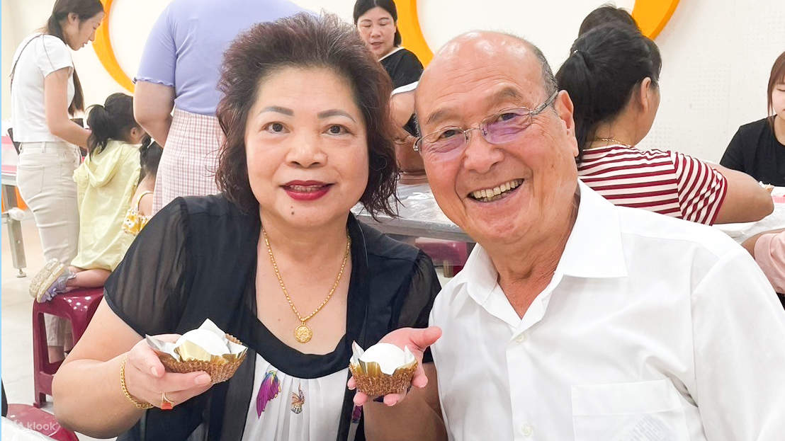 Nhà máy du lịch bánh gạo và điểm tâm Yilan Yimi - Trải nghiệm làm bánh Mochi dâu tây DIY