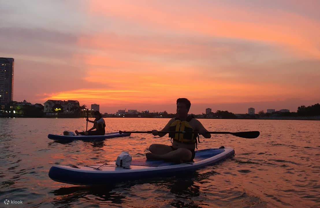 Tour SUP per esplorare la foresta di cocco o ammirare la vista del Landmark 81 dal fiume Saigon