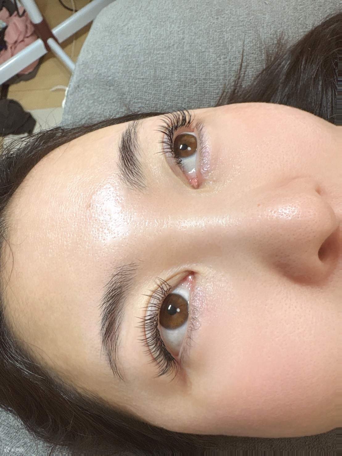 Полностью отдельные комнаты для индивидуального обслуживания, тихое и расслабляющее пространство, больше подходит для тех, кто впервые пробует или нуждается в высокой конфиденциальности, позволяя погрузиться в непринужденную атмосферу физиотерапии