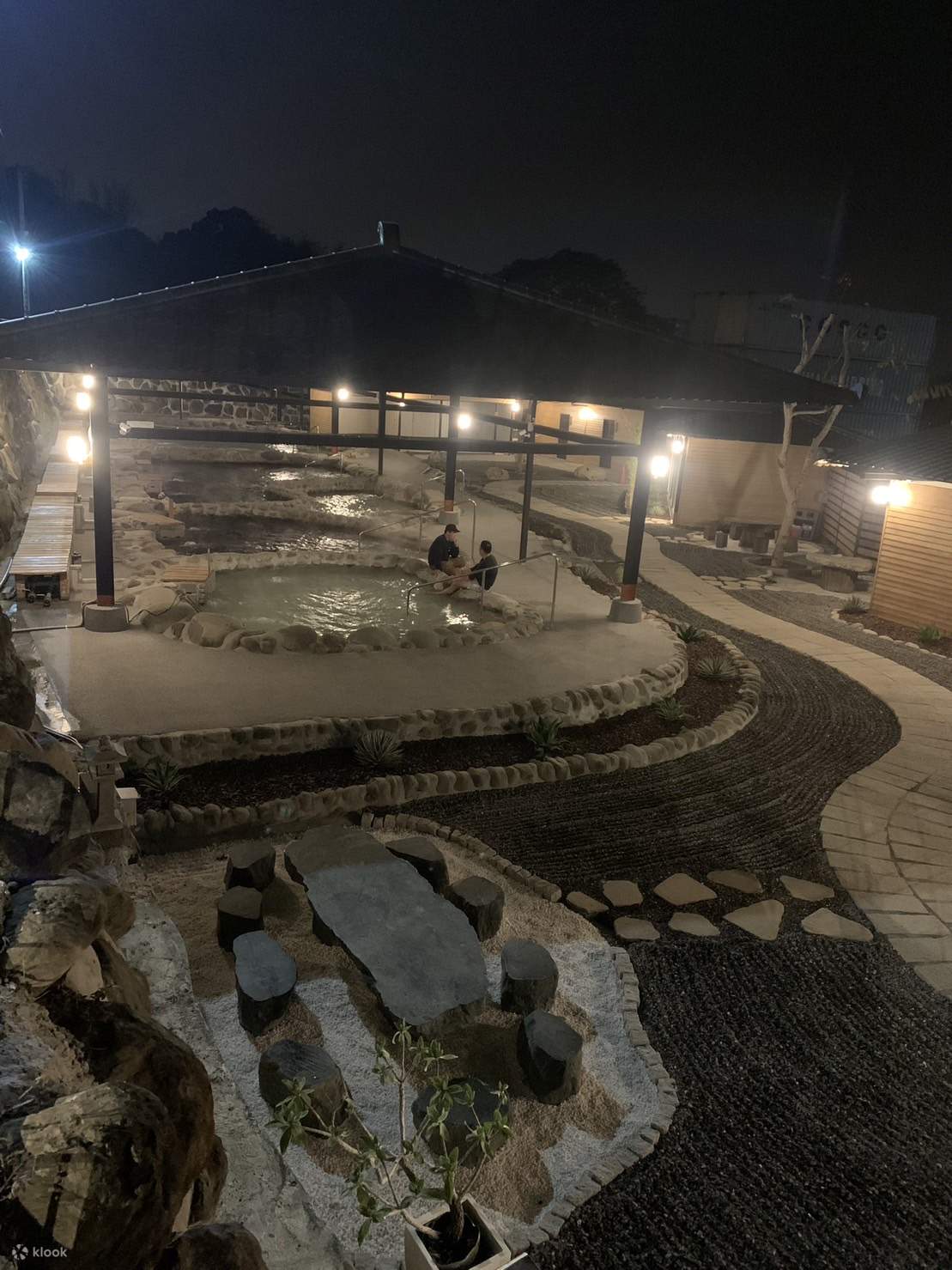 ไถหนาน: Hushan Resort - อ่างอาบน้ำสาธารณะพร้อมหินอัคนีบำบัด