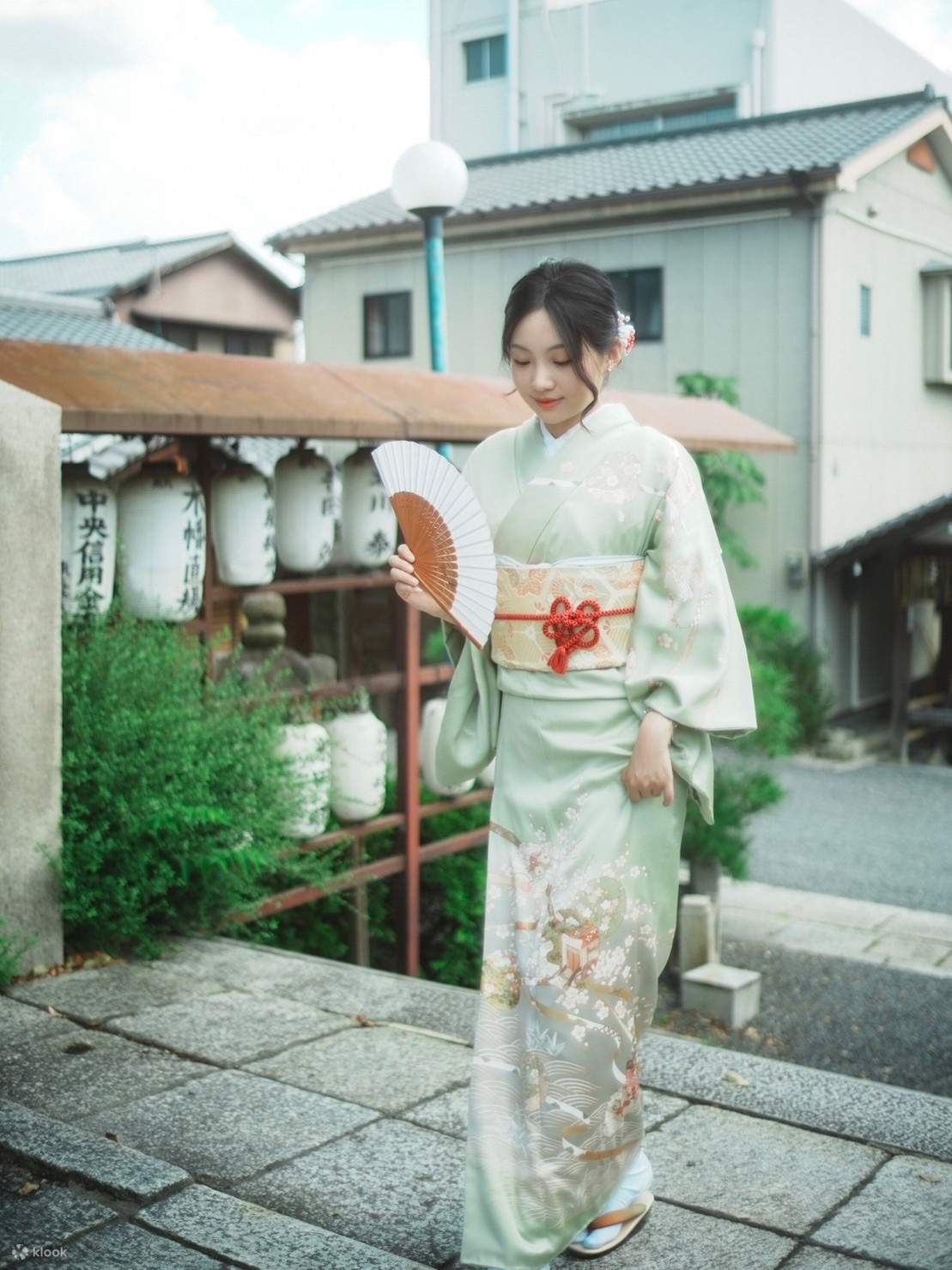 A couple wearing kimonos
