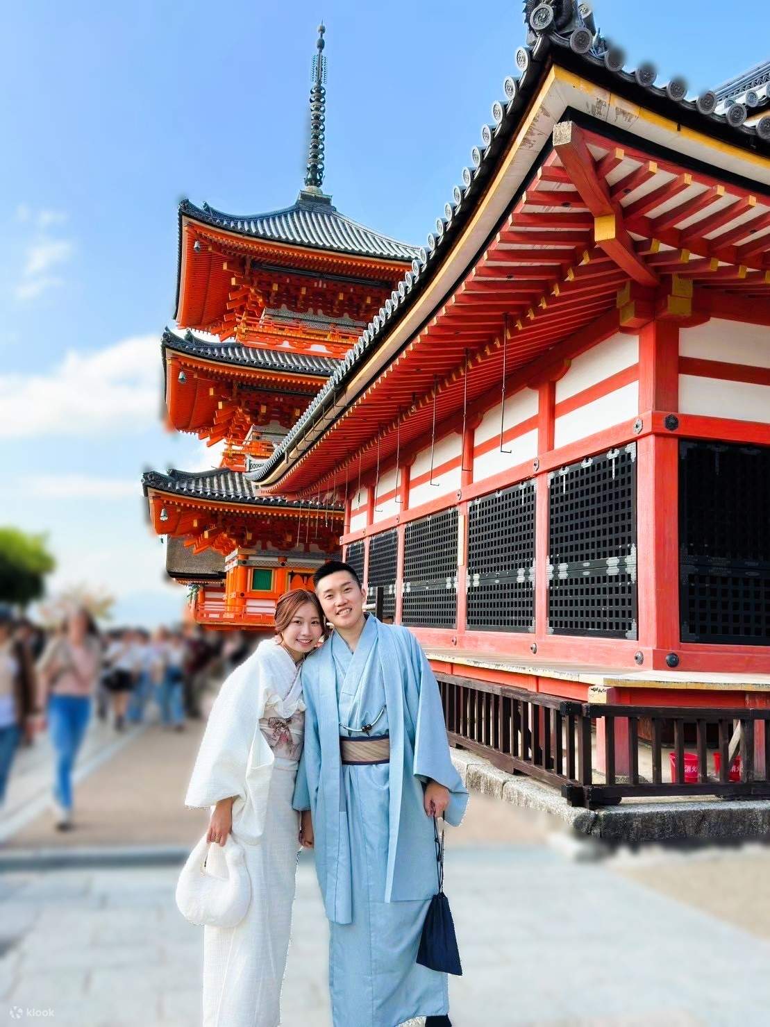 Kiyomizudera have various scene for make your memory shooting. This angles a hidden photo zone! Try it!