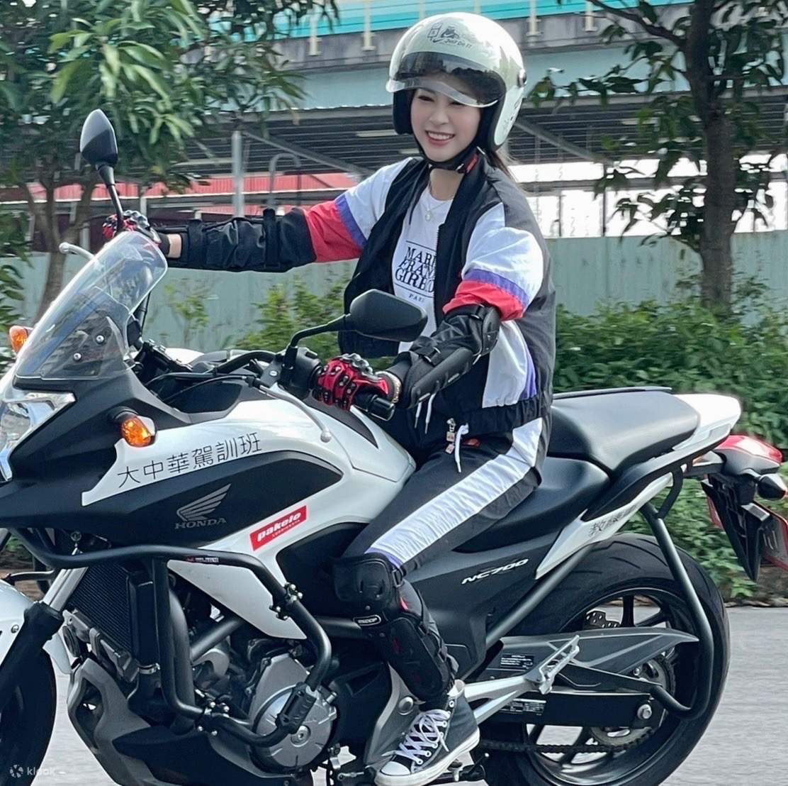 Kem Pengalaman Motosikal Berat Banqiao New Taipei