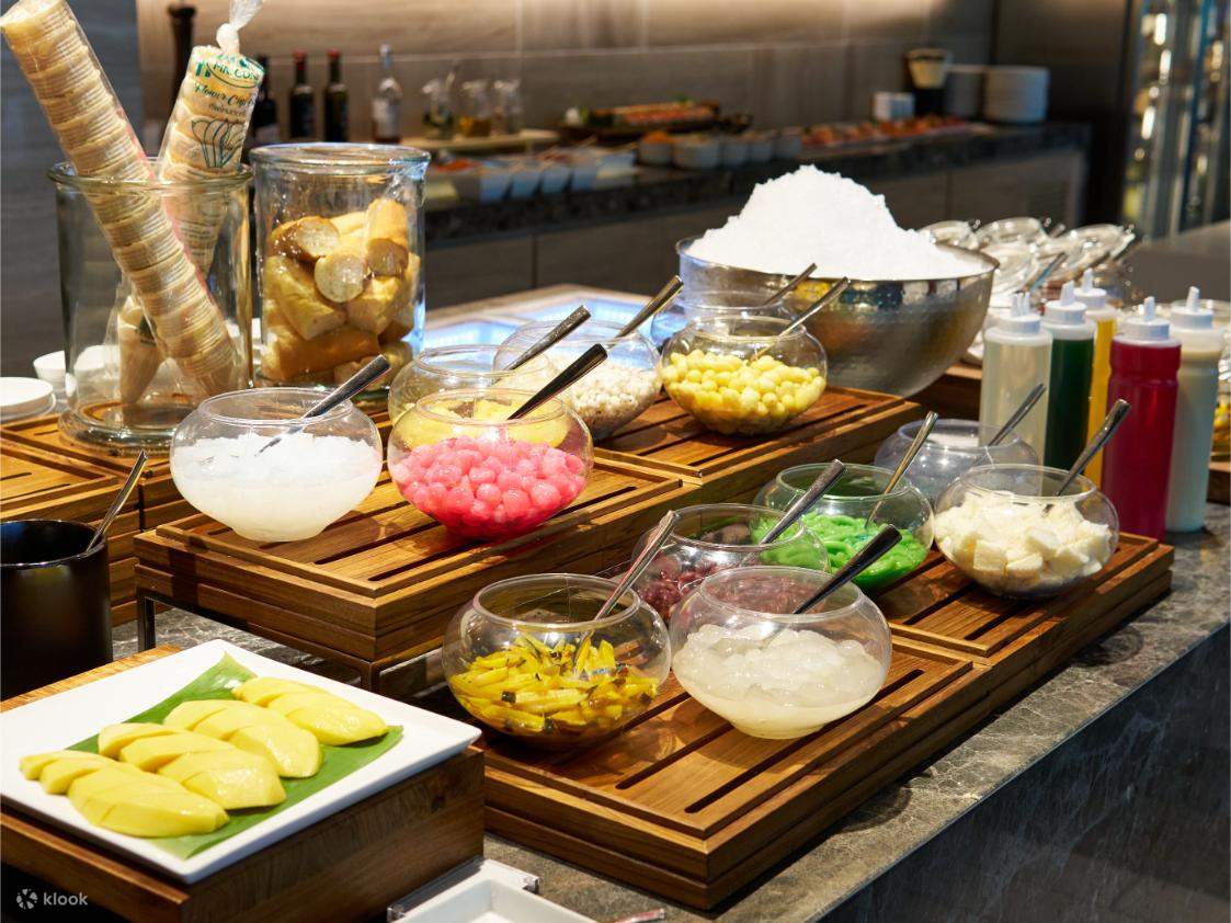 Buffet im Chon Som All Day Dining, Courtyard by Marriott Suvarnabhumi Airport