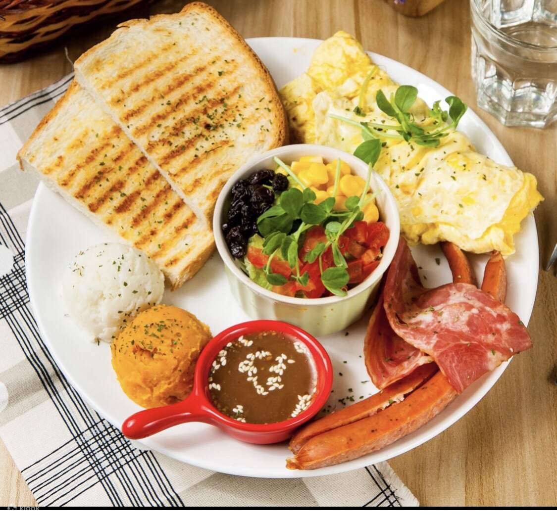 Mr. Egg Head at Wonderful Food, Xinzhuang Station