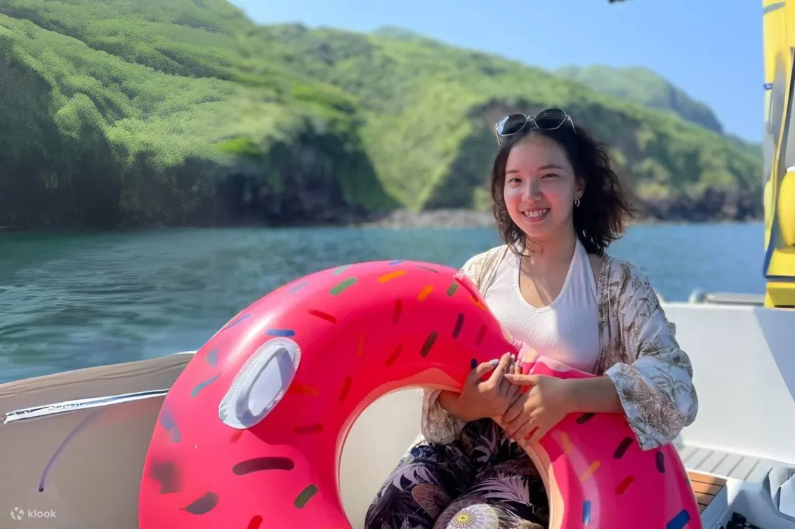 宜兰 : ⿔⼭岛⽜奶海SUP⽔上活动 - 私人游艇包船 - Soulwhy 索法