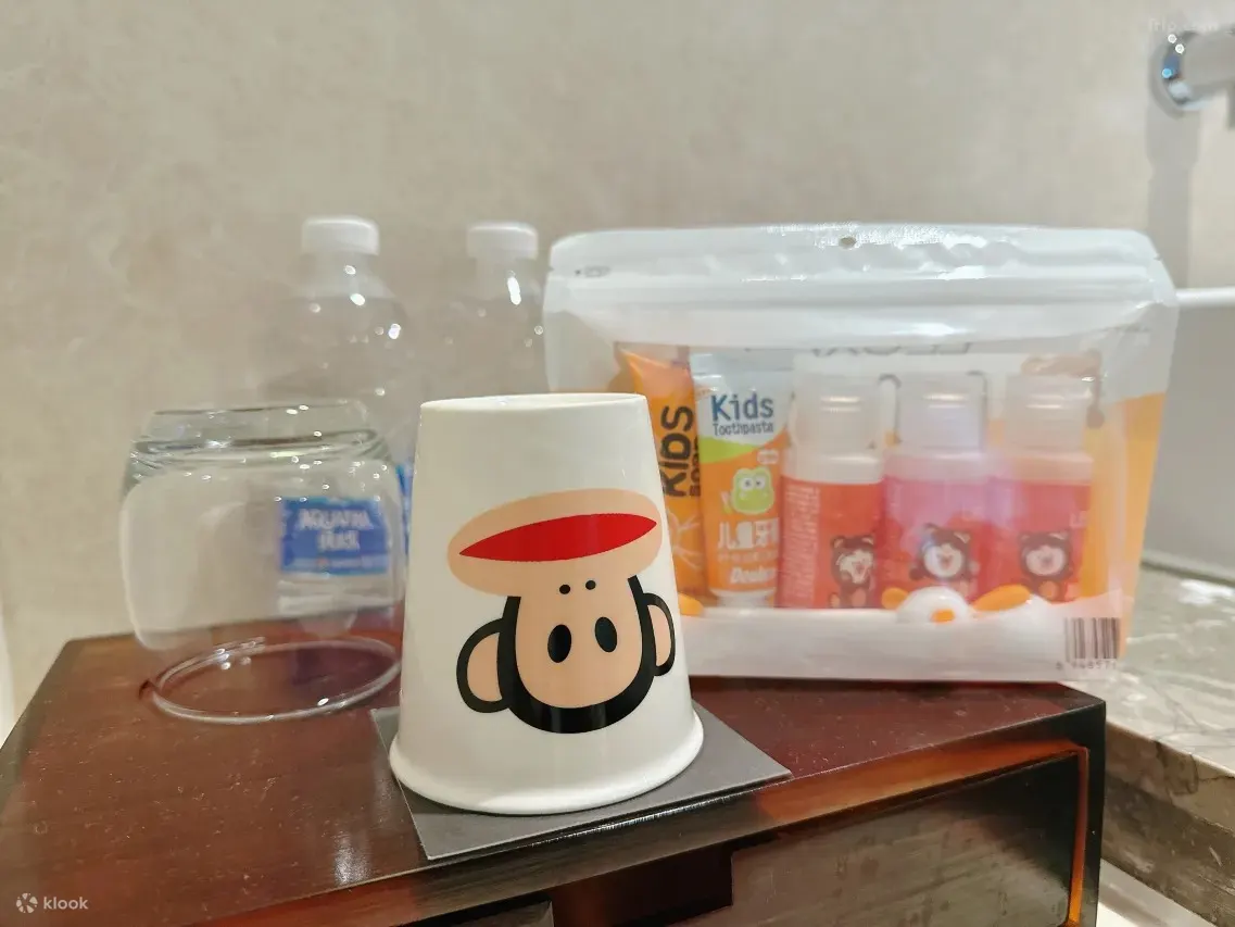 酒店客房浴室用品展示图