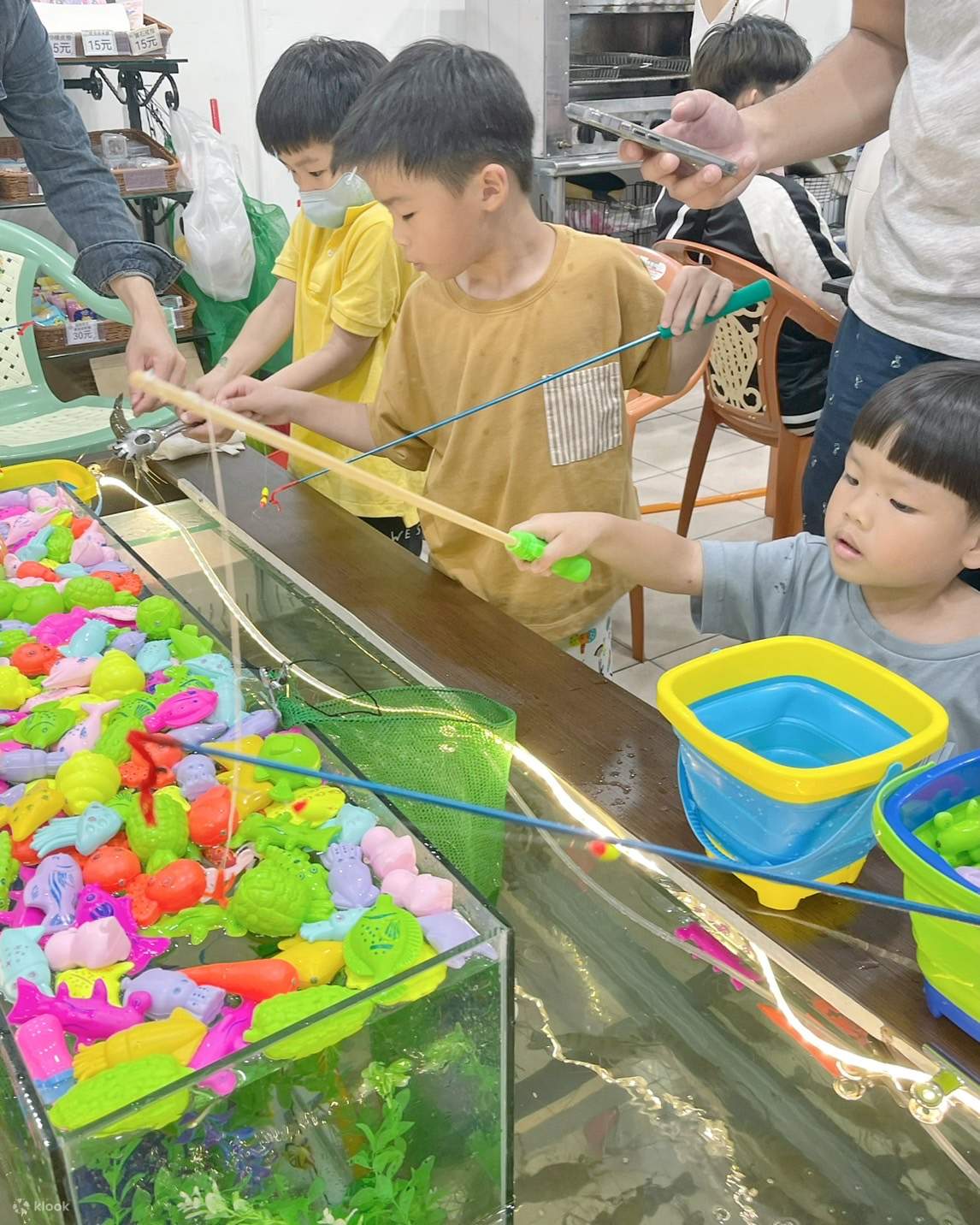 Xinzhuang: Letian Gamberetti da Pesca - Paradiso per famiglie con pesca di gamberetti, pesca di pesci e flipper