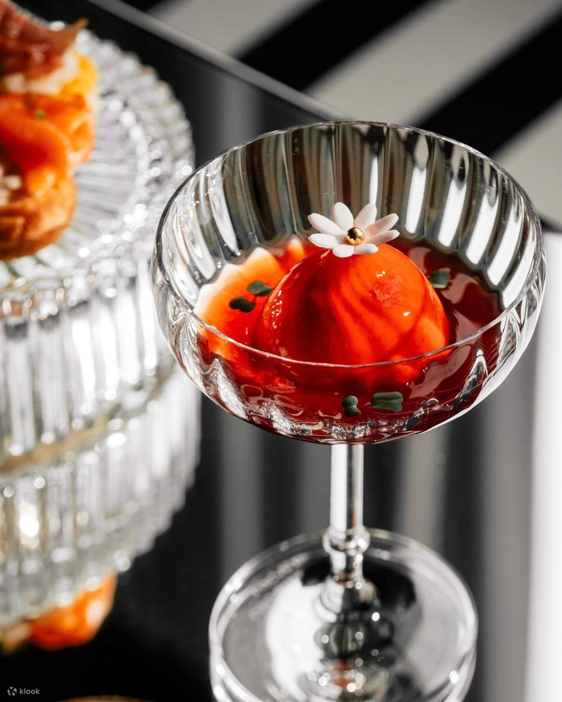 Nicht-traditioneller Nachmittagstee im TeaSe im Standard Bangkok ...