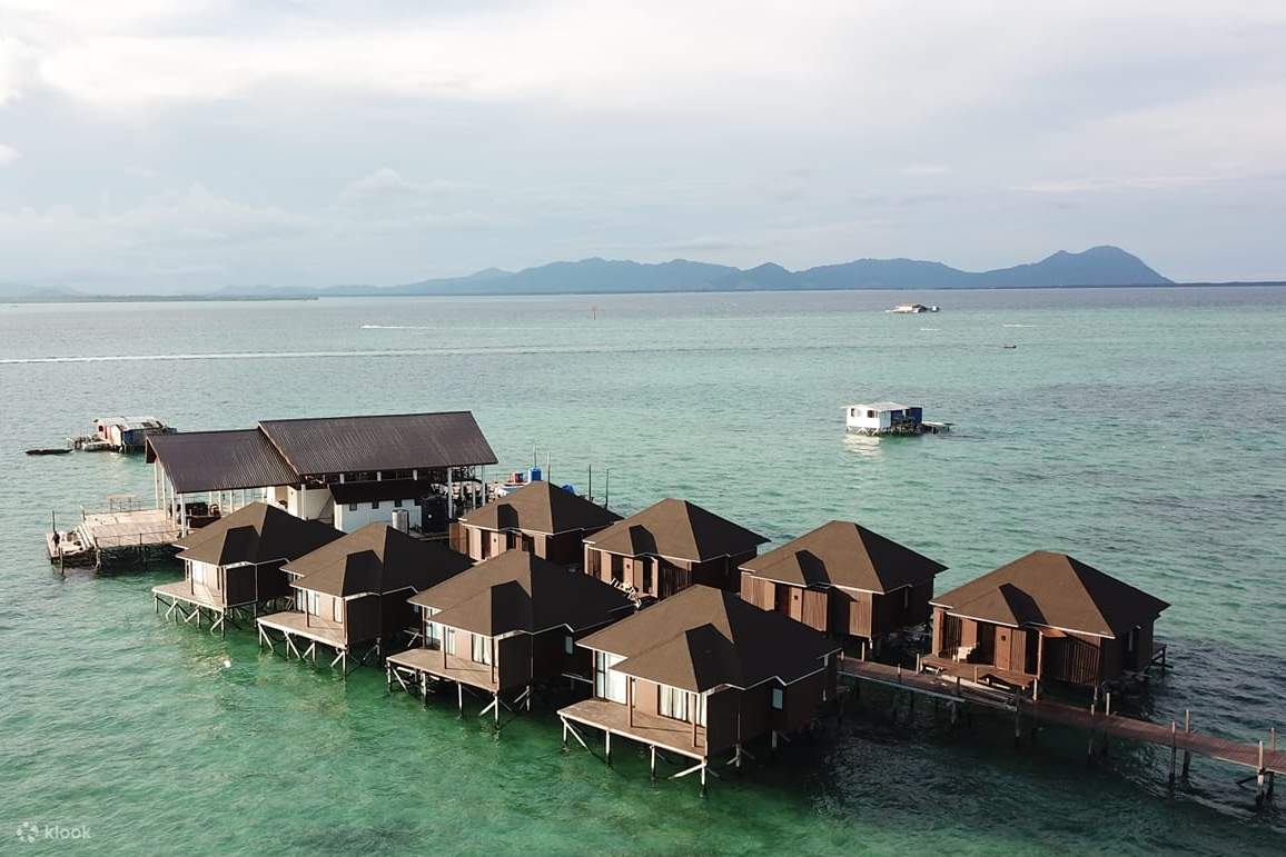 5D4N Semporna Town Hotel & Sea Star Resort Full Board Package - Klook