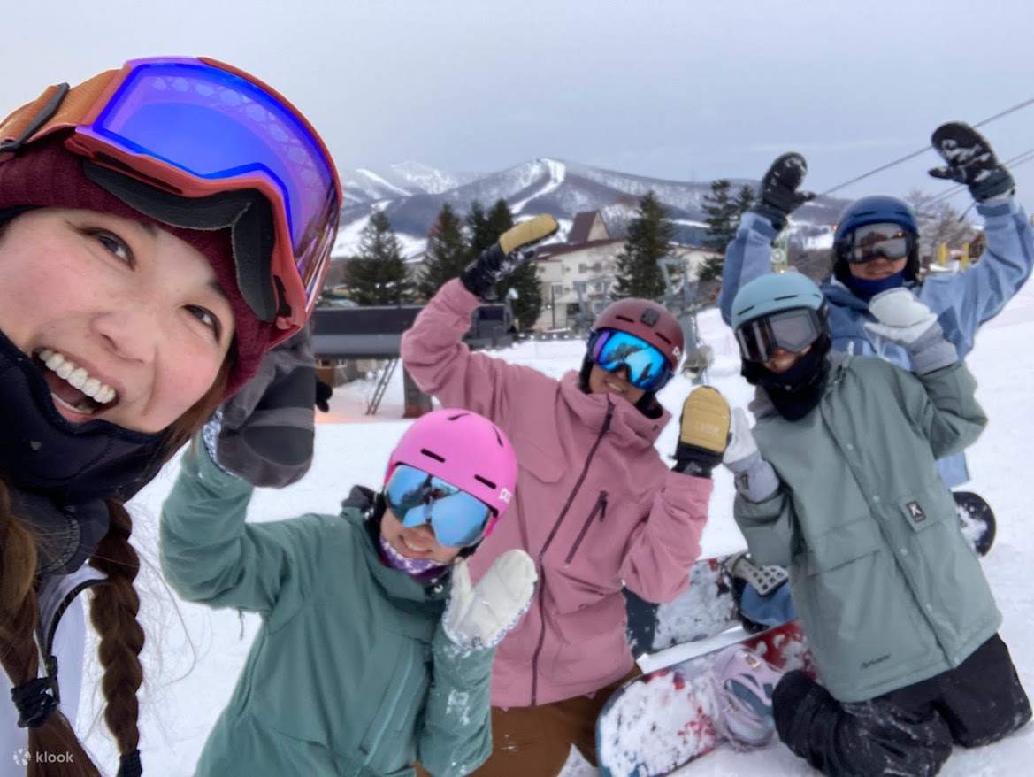 与有趣的朋友一起有趣的滑雪，留下美好的回忆！