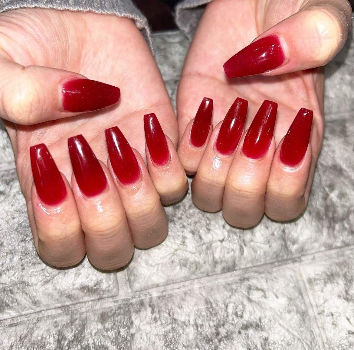 RounGe SHIBUYA, un popolare salone di bellezza per unghie a Shibuya, Tokyo