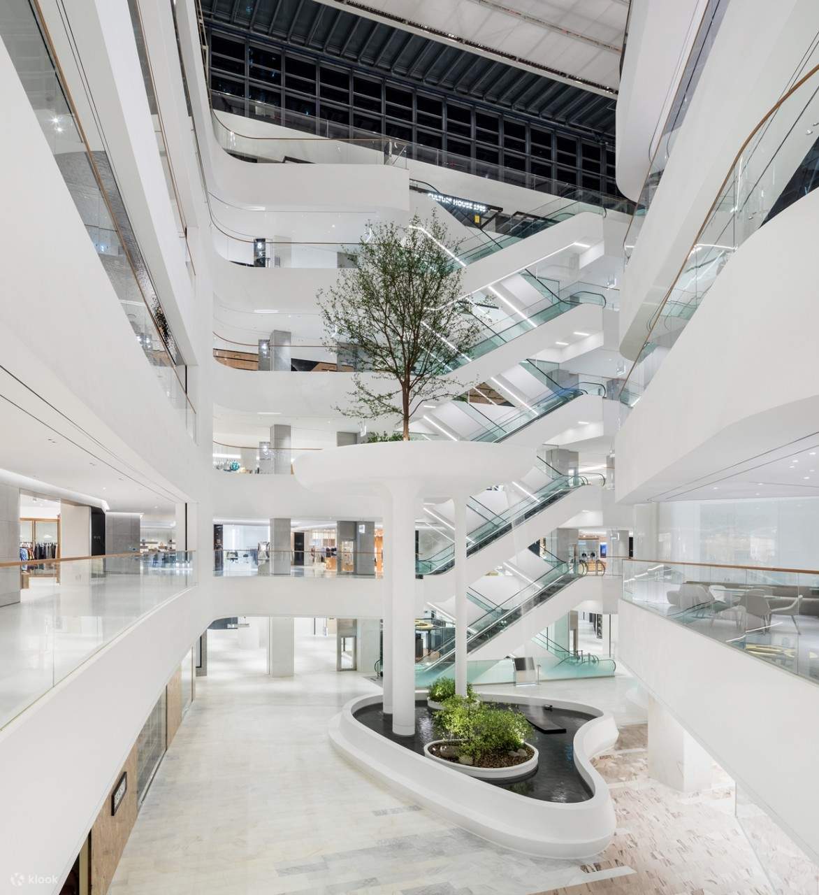 現代百貨免費福利券（狎鷗亭本店、貿易中心、首爾現代百貨）