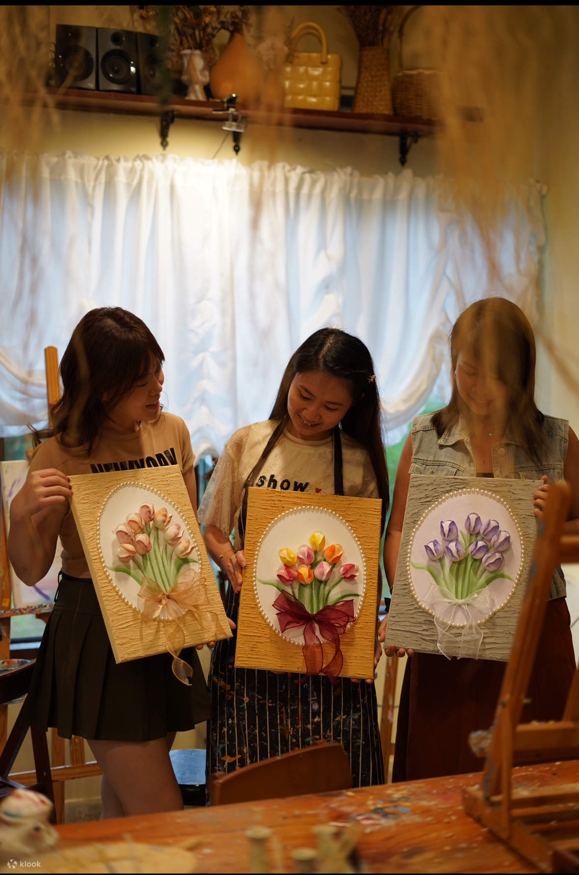 คลาสเรียนวาดภาพทรายชายทะเล และภาพดอกทิวลิป 3 มิติ 