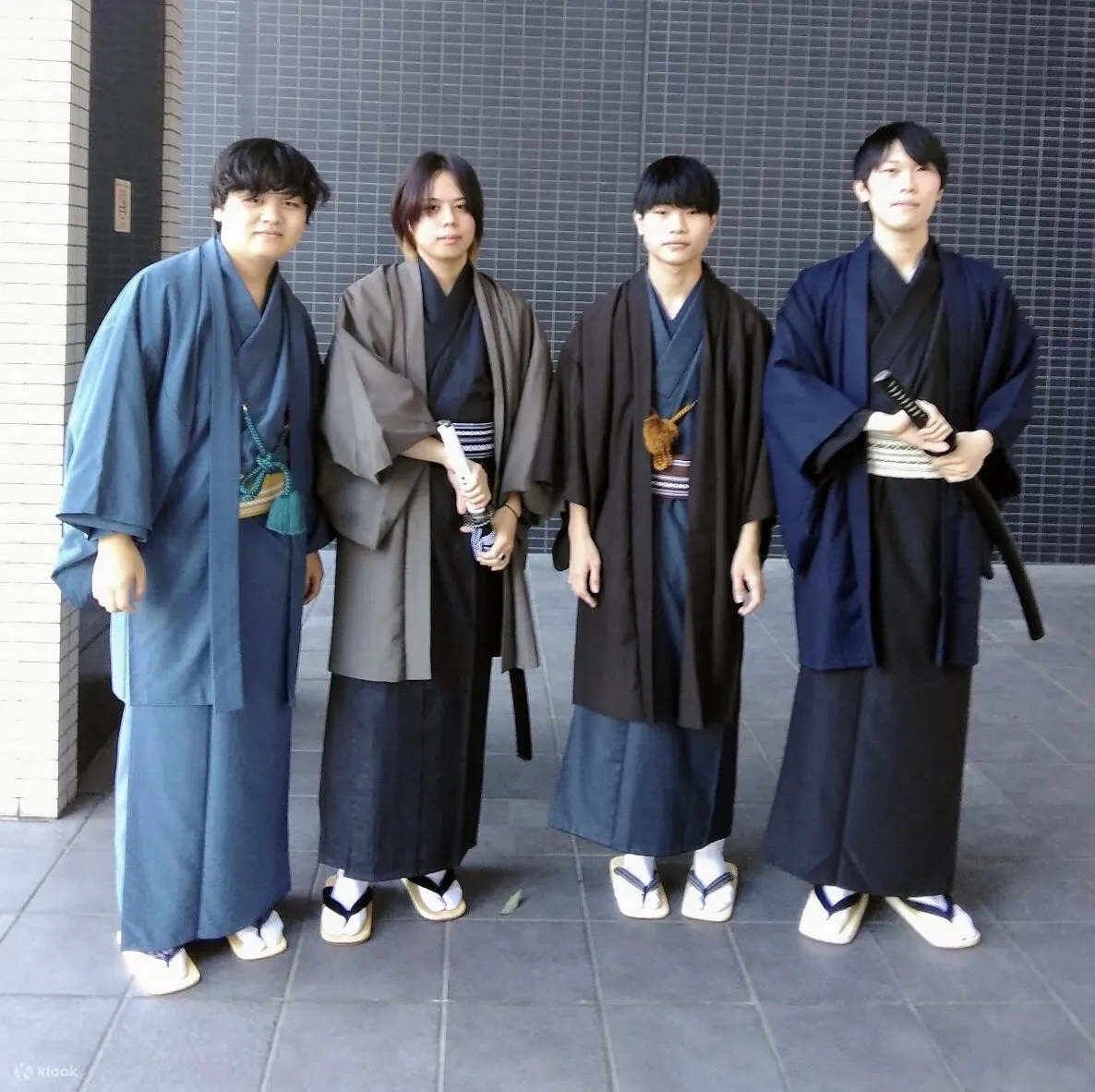 男士和服