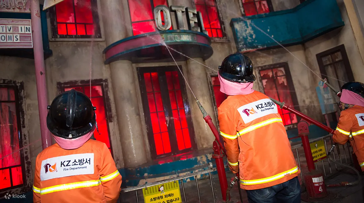 KidZania，韩国最大的工作体验主题乐园，孩子们可以成为空服员、消防员、电视主播、时尚模特儿和名人。不仅在韩国的KidZania，还有大约160个工作和各种活动与孩子们一起体验。